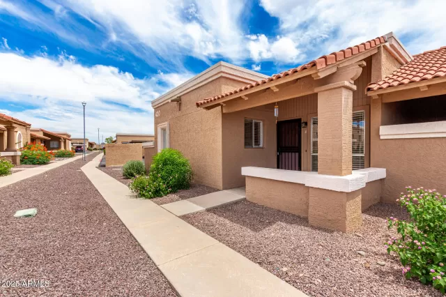 MLS: 6872148 Condo For Sale