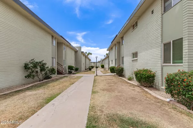 MLS: 6872204 Condo For Sale