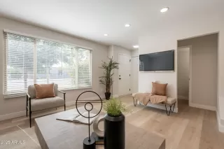 Photo #6: 6872236 Listing 