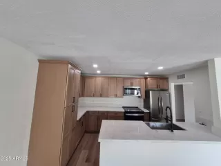 Photo #6: 6872302 Listing 