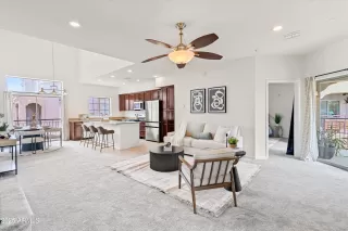 Photo #6: 6872326 Listing