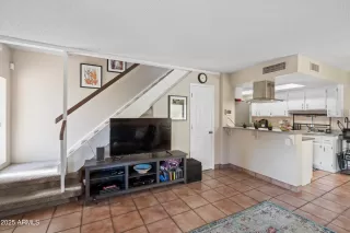 Photo #3: 6872546 Listing