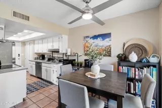 Photo #5: 6872546 Listing