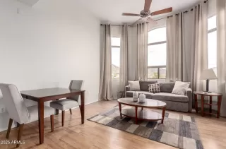 Photo #3: 6872586 Listing