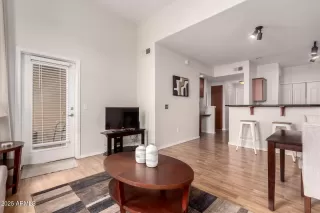 Photo #5: 6872586 Listing