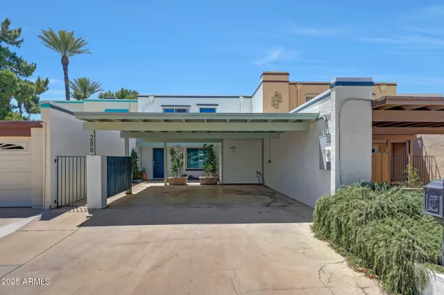 MLS: 6872597 Condo For Sale