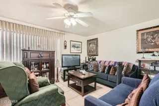 Photo #2: 6872672 Listing