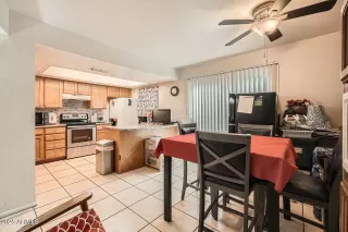 Photo #5: 6872672 Listing