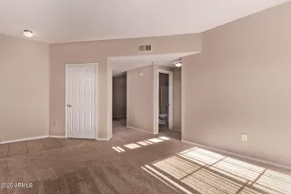 Photo #6: 6872771 Listing