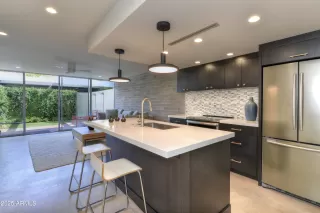 Photo #4: 6872780 Listing