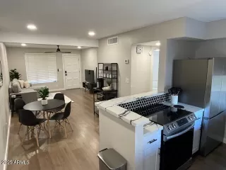 Photo #3: 6873394 Listing