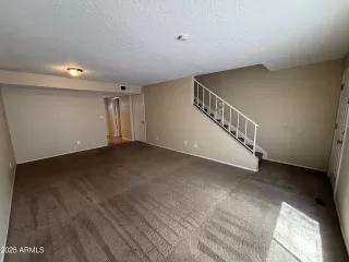 Photo #3: 6873635 Listing