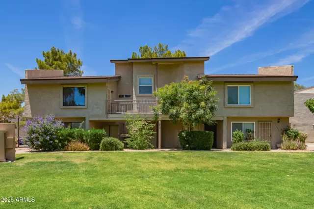 MLS: 6873752 Condo For Sale