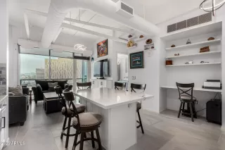 Photo #2: 6873801 Listing