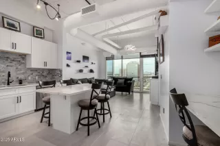 Photo #3: 6873801 Listing