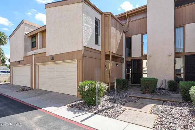 MLS: 6874025 Condo For Sale