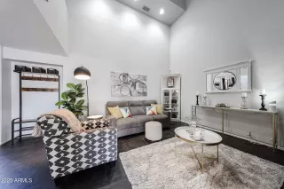 Photo #5: 6874025 Listing