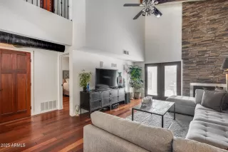 Photo #4: 6874175 Listing