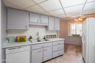 Photo #4: 6874176 Listing