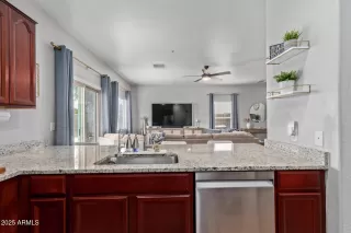 Photo #6: 6874380 Listing