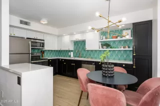 More Details about MLS # 6874386 : 1225 E MEDLOCK DRIVE#206