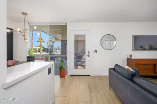 Photo #6: 6874386 Listing