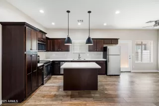 Photo #2: 6874477 Listing