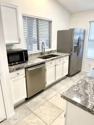 Photo #4: 6874651 Listing