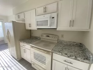 Photo #2: 6874701 Listing 