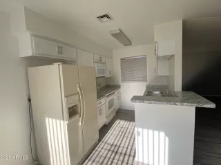 Photo #3: 6874701 Listing 