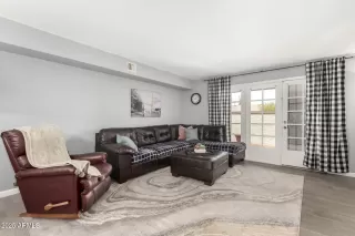 Photo #3: 6874743 Listing