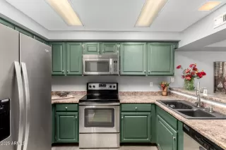 Photo #6: 6874743 Listing