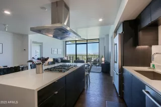 Photo #1: 6874998 Listing