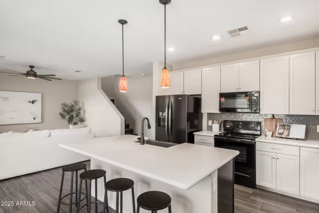 MLS: 6875280 Condo For Sale