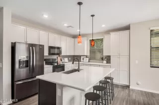Photo #6: 6875280 Listing