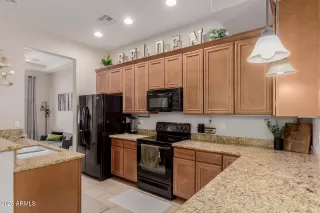 Photo #6: 6875322 Listing