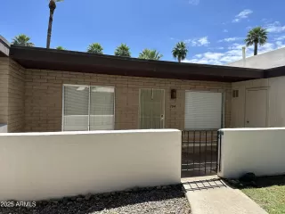 More Details about MLS # 6875563 : 220 S OLD LITCHFIELD ROAD#104