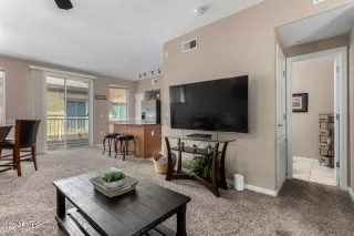 Photo #5: 6875872 Listing