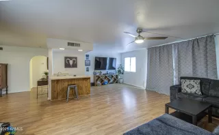 Photo #3: 6876035 Listing