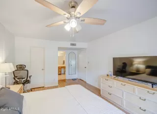 Photo #6: 6876035 Listing