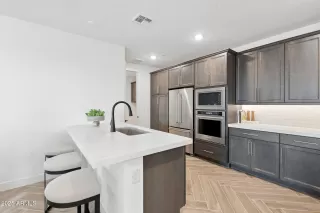 Photo #2: 6876152 Listing