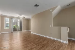 Photo #4: 6876574 Listing