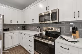 Photo #4: 6876616 Listing 