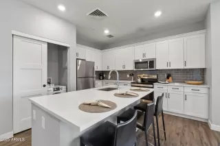 Photo #5: 6876616 Listing 