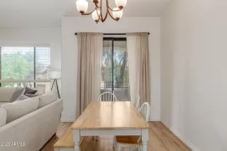 Photo #6: 6876629 Listing