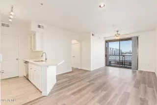 Photo #2: 6876763 Listing