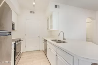 Photo #5: 6876763 Listing