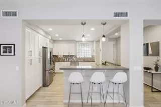 Photo #4: 6876790 Listing 