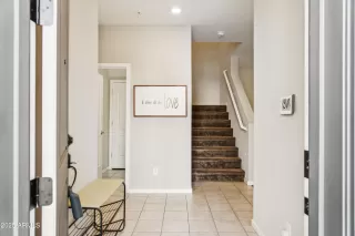 Photo #6: 6876862 Listing