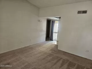 Photo #6: 6876863 Listing 